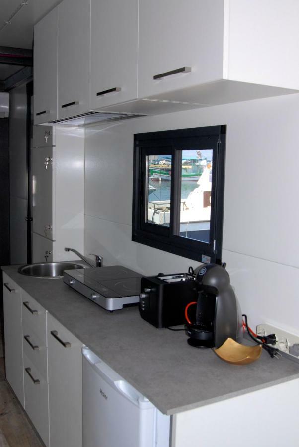 فندق House Boat Luxury كالياري المظهر الخارجي الصورة