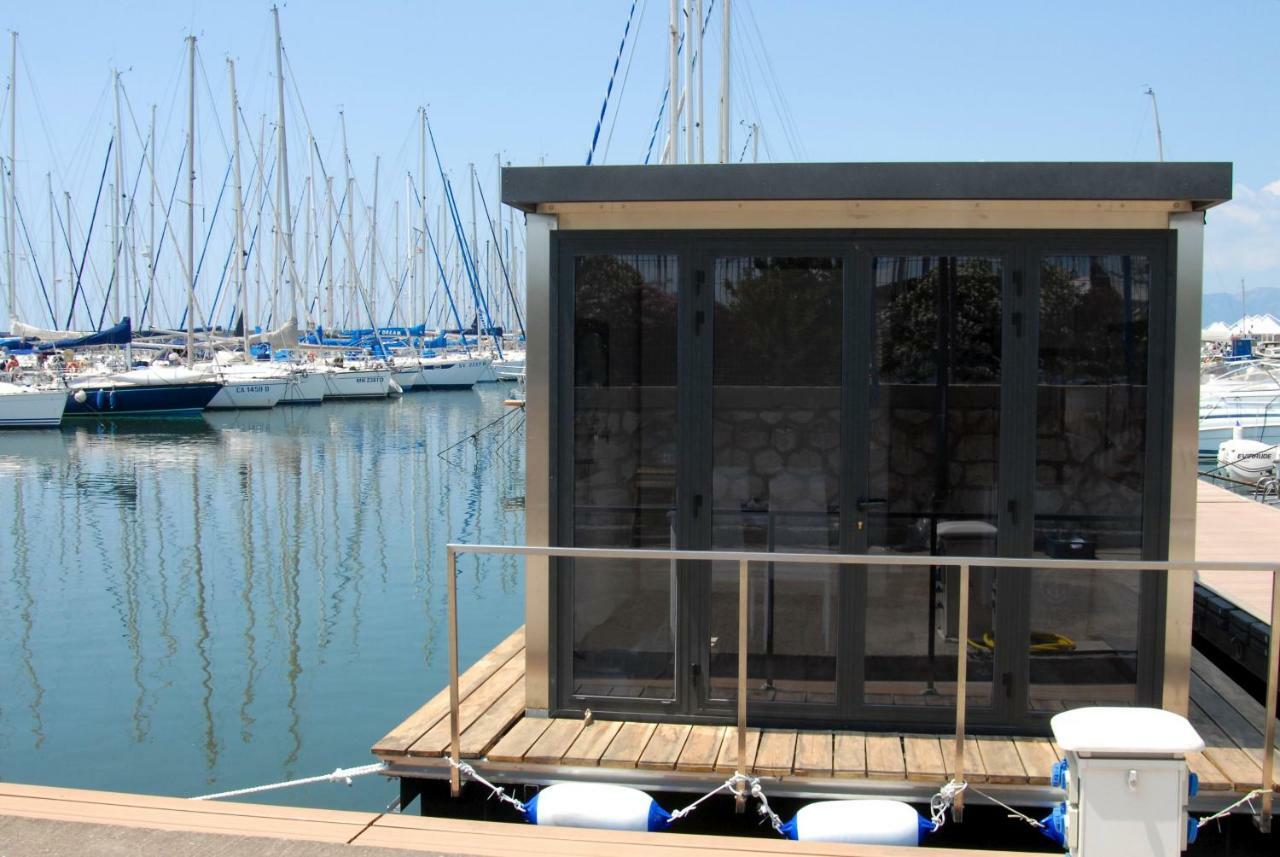فندق House Boat Luxury كالياري المظهر الخارجي الصورة